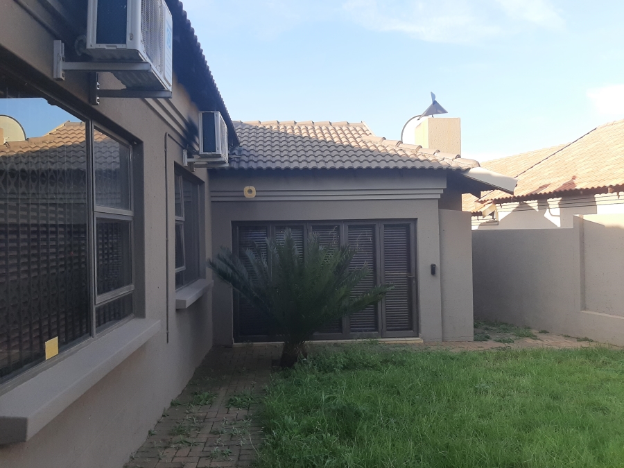 3 Bedroom Property for Sale in Safari Gardens North West